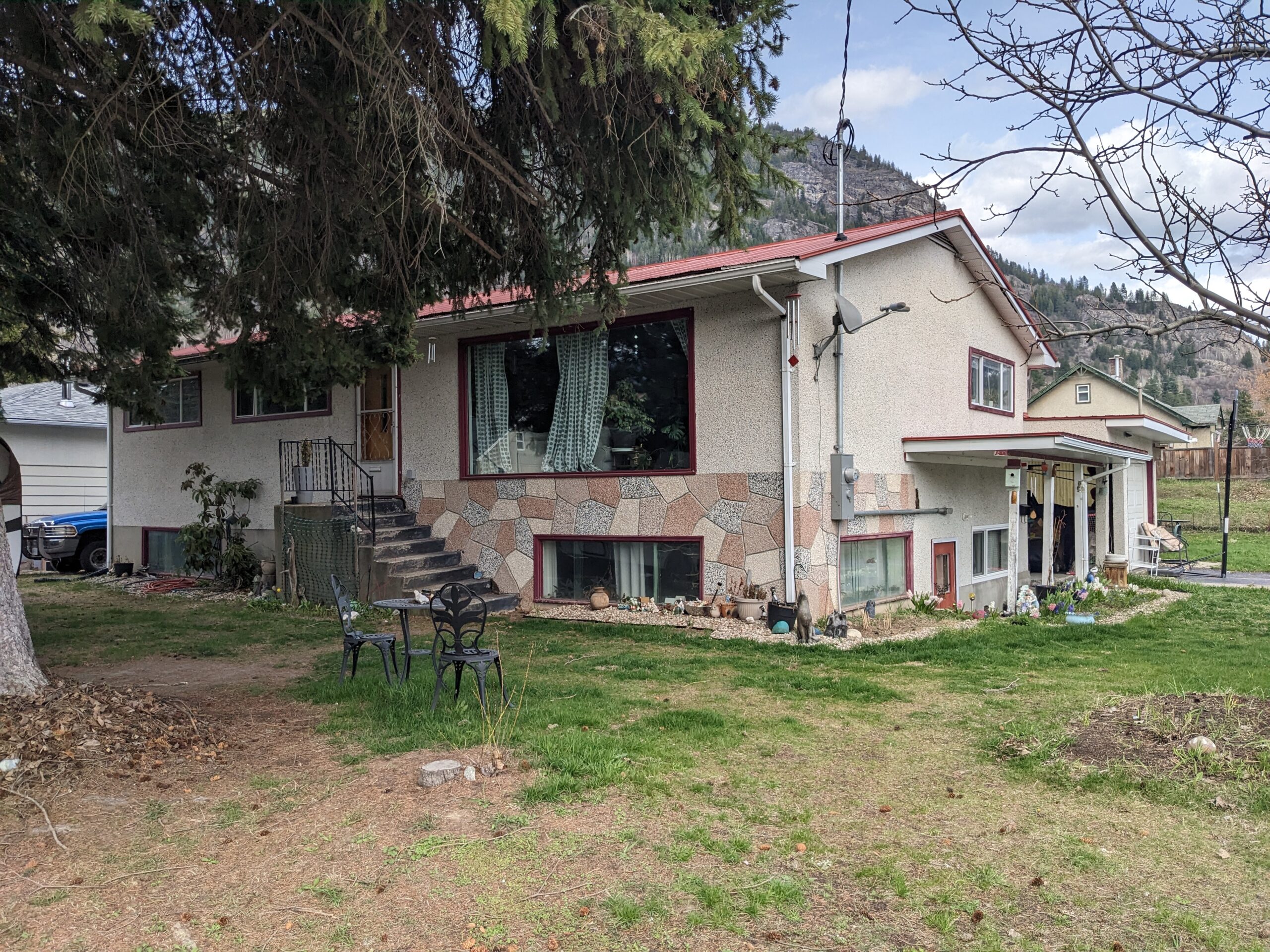 3 Bedroom Main Level Home in Castlegar WK Real Estate Co.