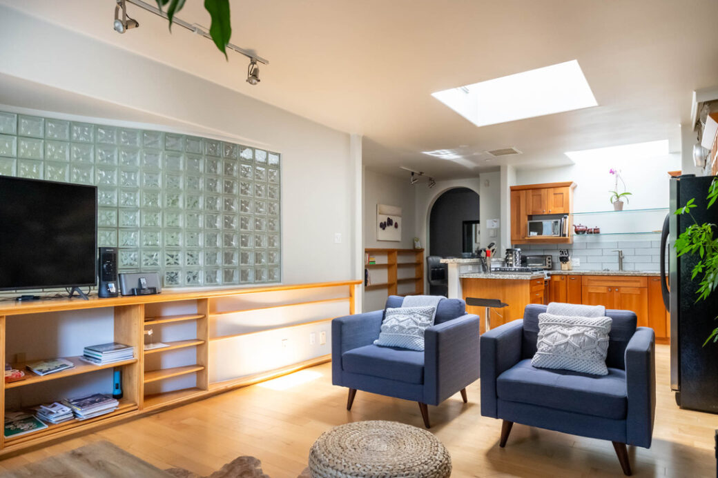 4 livingroom wall kitchen